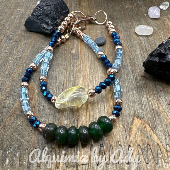 Citrine and lucite dainty gold bracelet adjustable beaded handmade - Picture 2 of 9